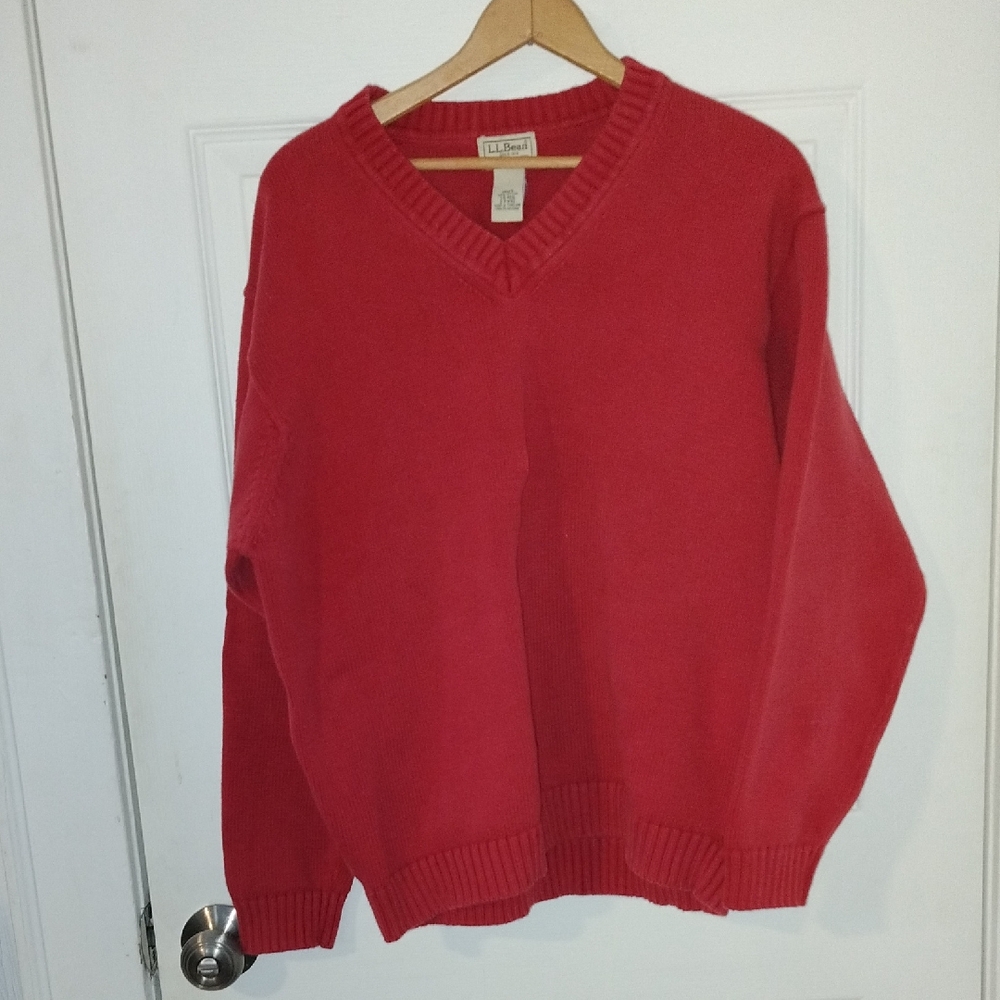 L.L. Bean Men's V-Neck Red Sweater - Picture 6 of 8